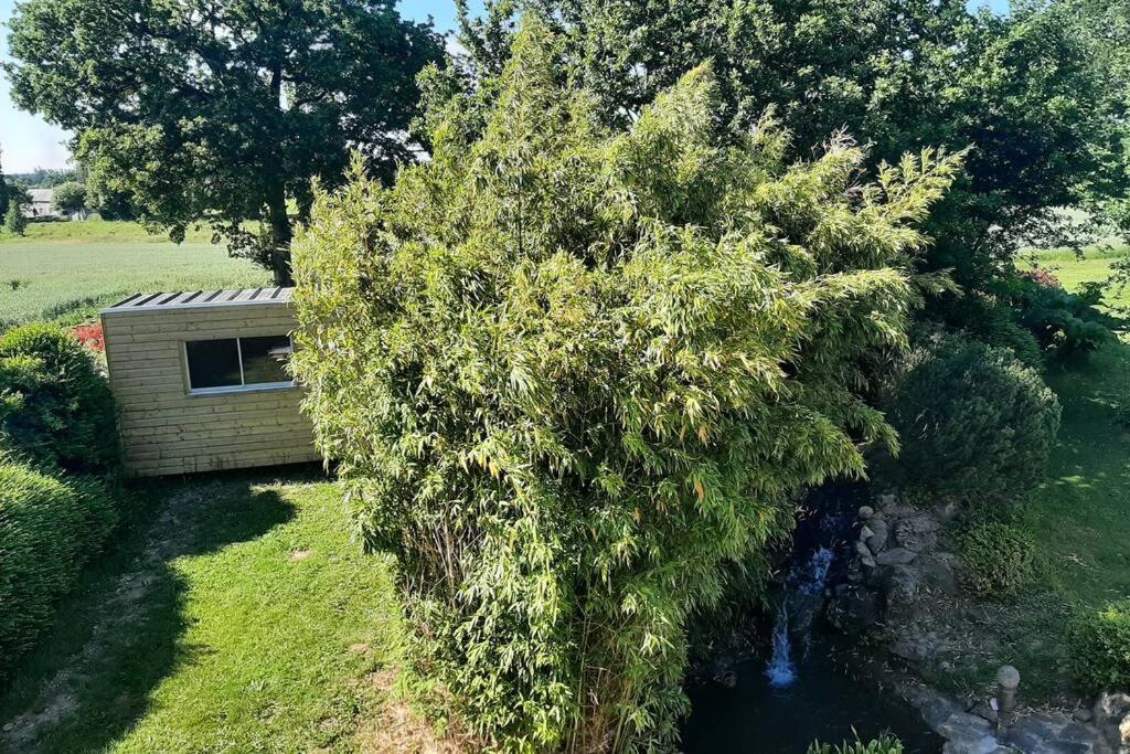 La Maison Bleue Saint-Sauveur-des-Landes Exteriör bild